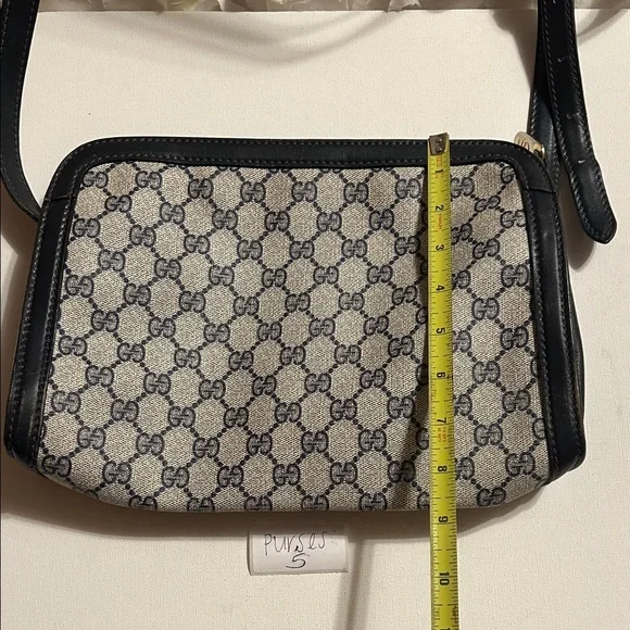 Gucci Signature Black and Cream Crossbody - Picture 4 of 5